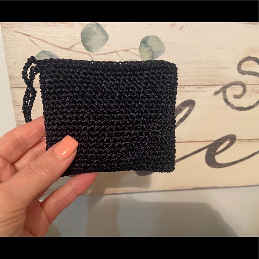 ♥️ Navy Wristlet